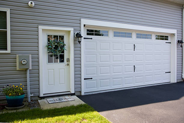 24/7 Emergency Garage Door Panel Replacement experts in Riverdale, GA